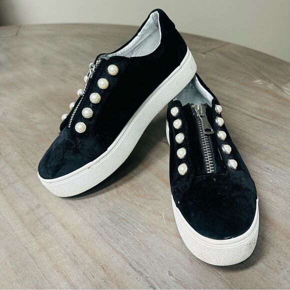 Steve Madden Lynn, BlackVelvet Sneakers with Pearl Accent. - Picture 1 of 6